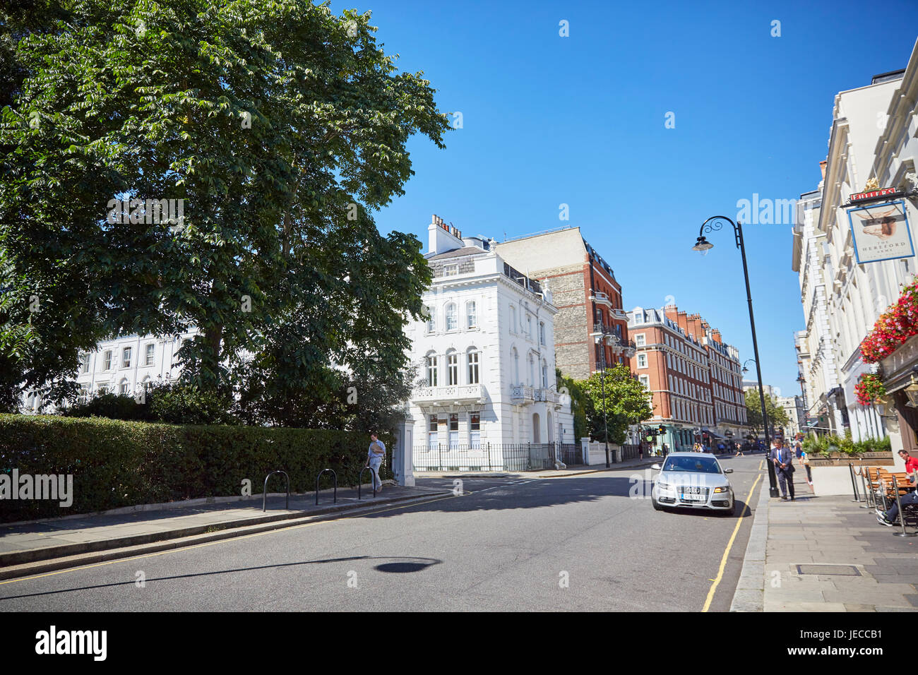 Gloucester road london hi-res stock photography and images - Alamy