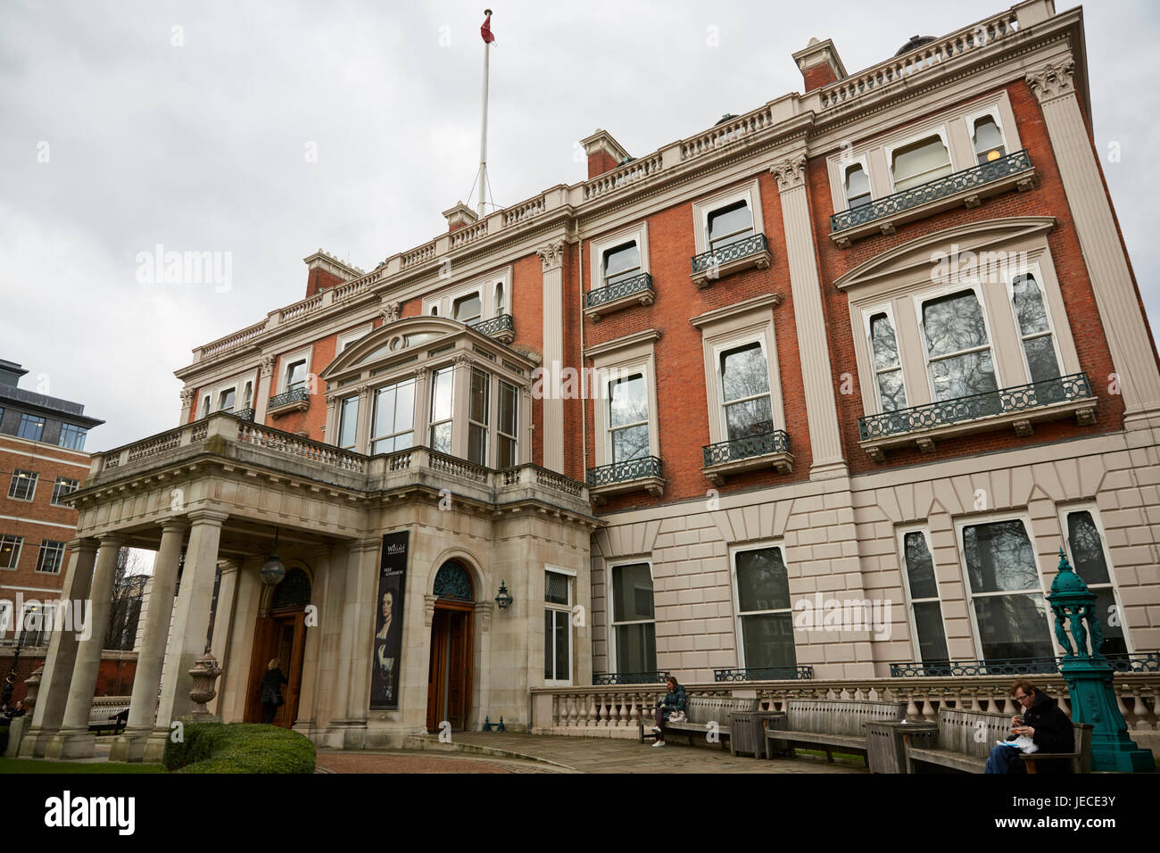 Manchester Square & The Wallace Collection, London, UK Stock Photo - Alamy