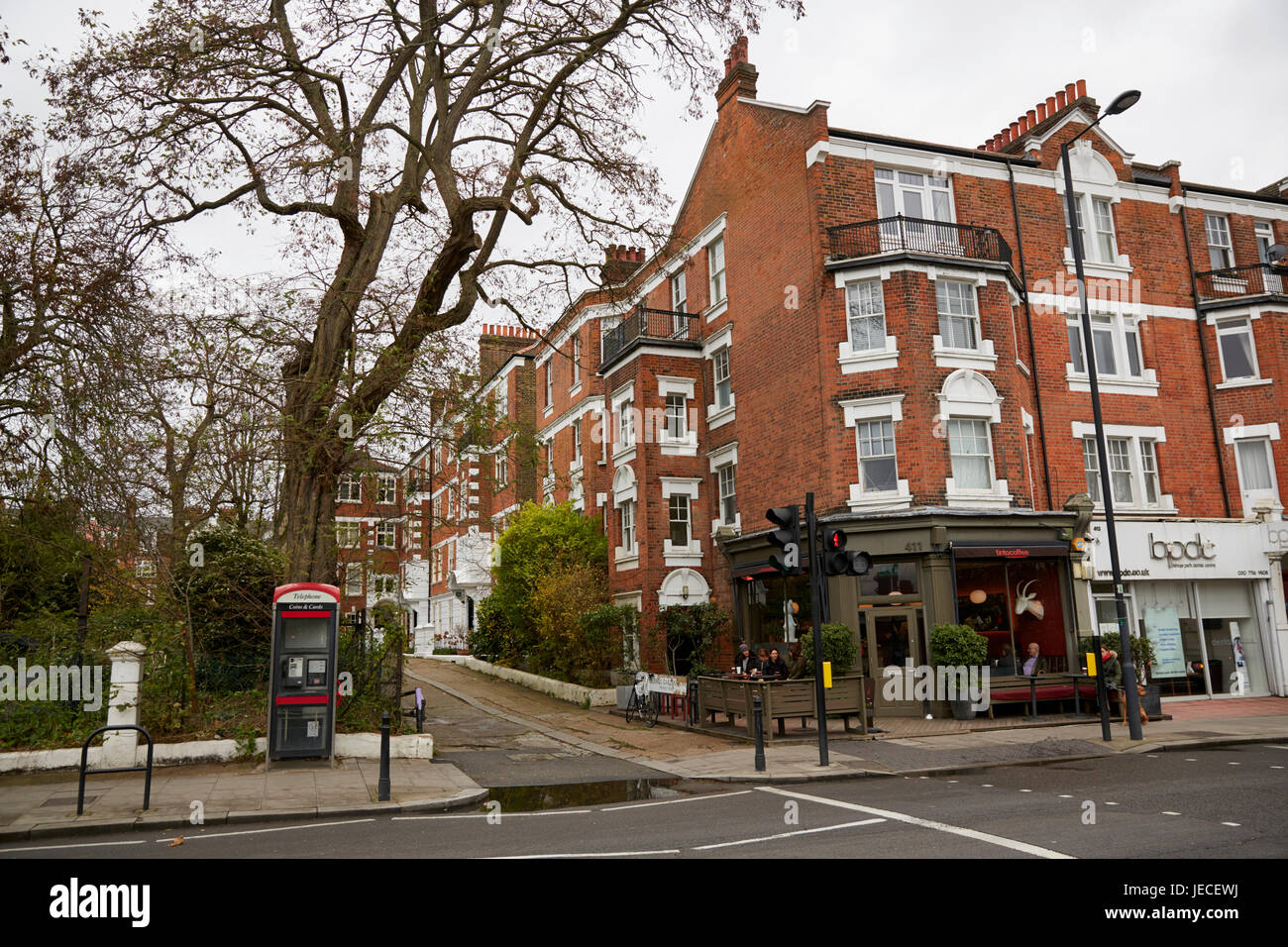 Fulham Palace Road Stock Photos & Fulham Palace Road Stock Images Alamy