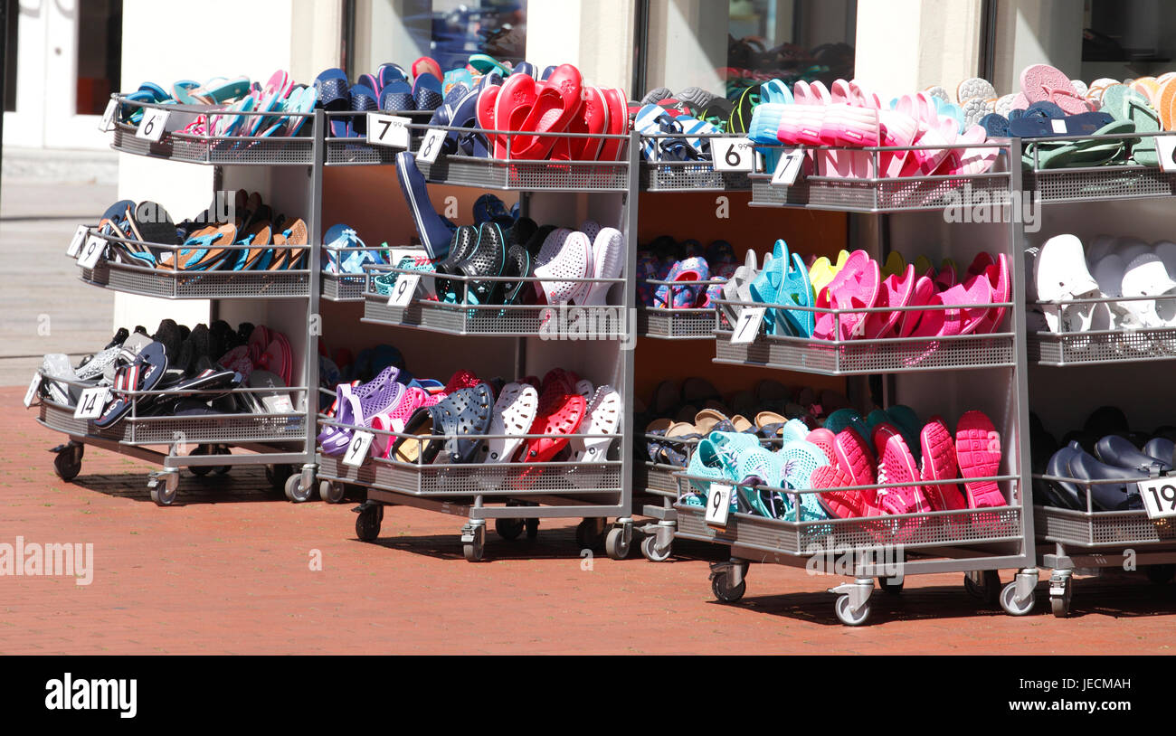 Shoe shop rack hi-res stock photography and images - Alamy