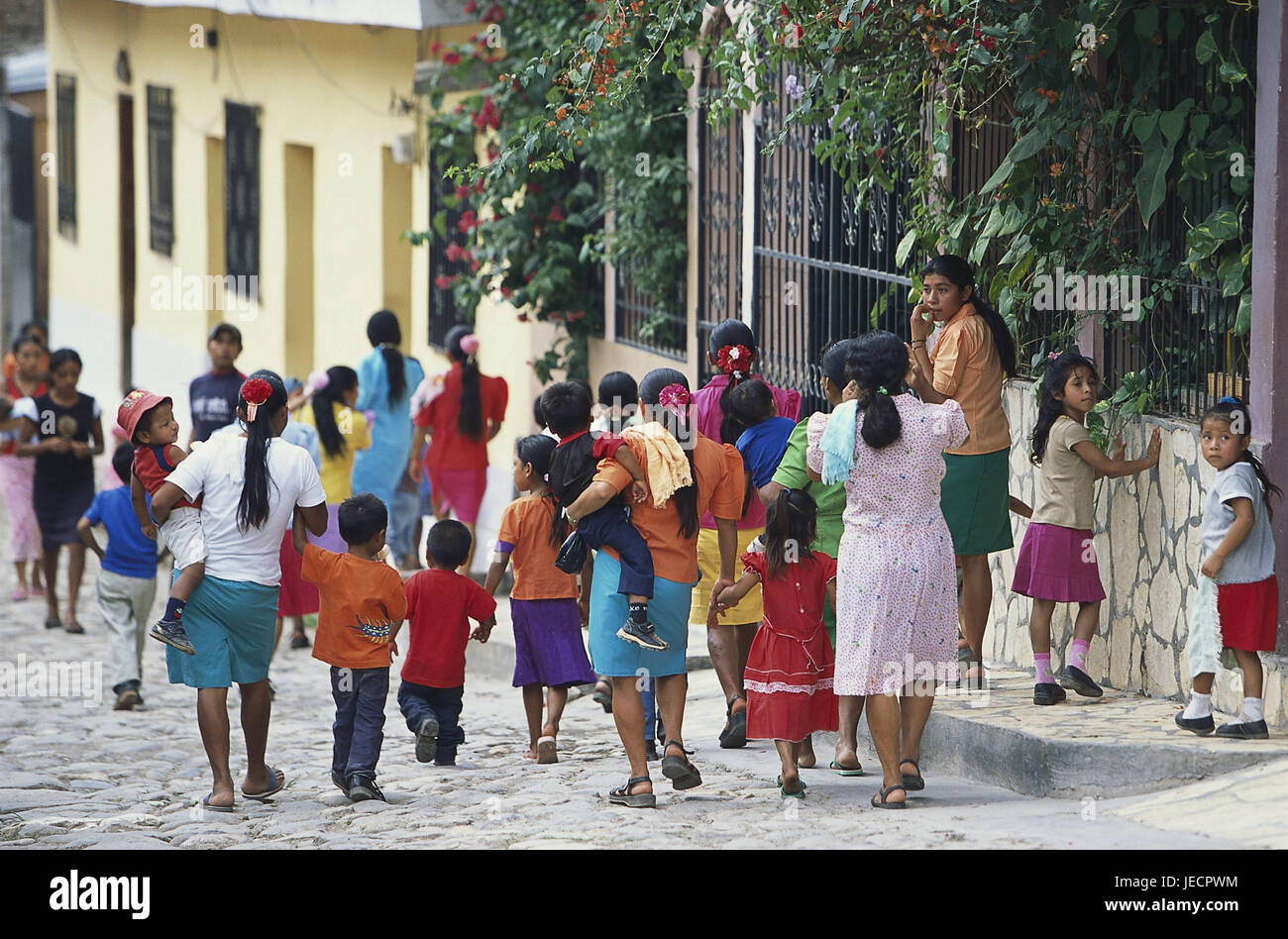 Honduras, Copan, street, families, walk, no model release, Central