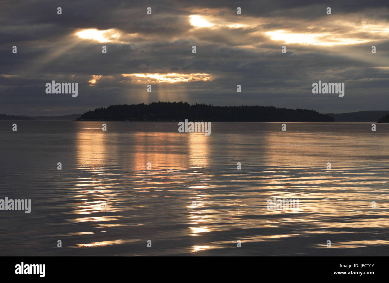 Canada, British Columbia, Vancouver Iceland, Johnstone Strait, clouds, the sun, silhouette, drama, Stock Photo