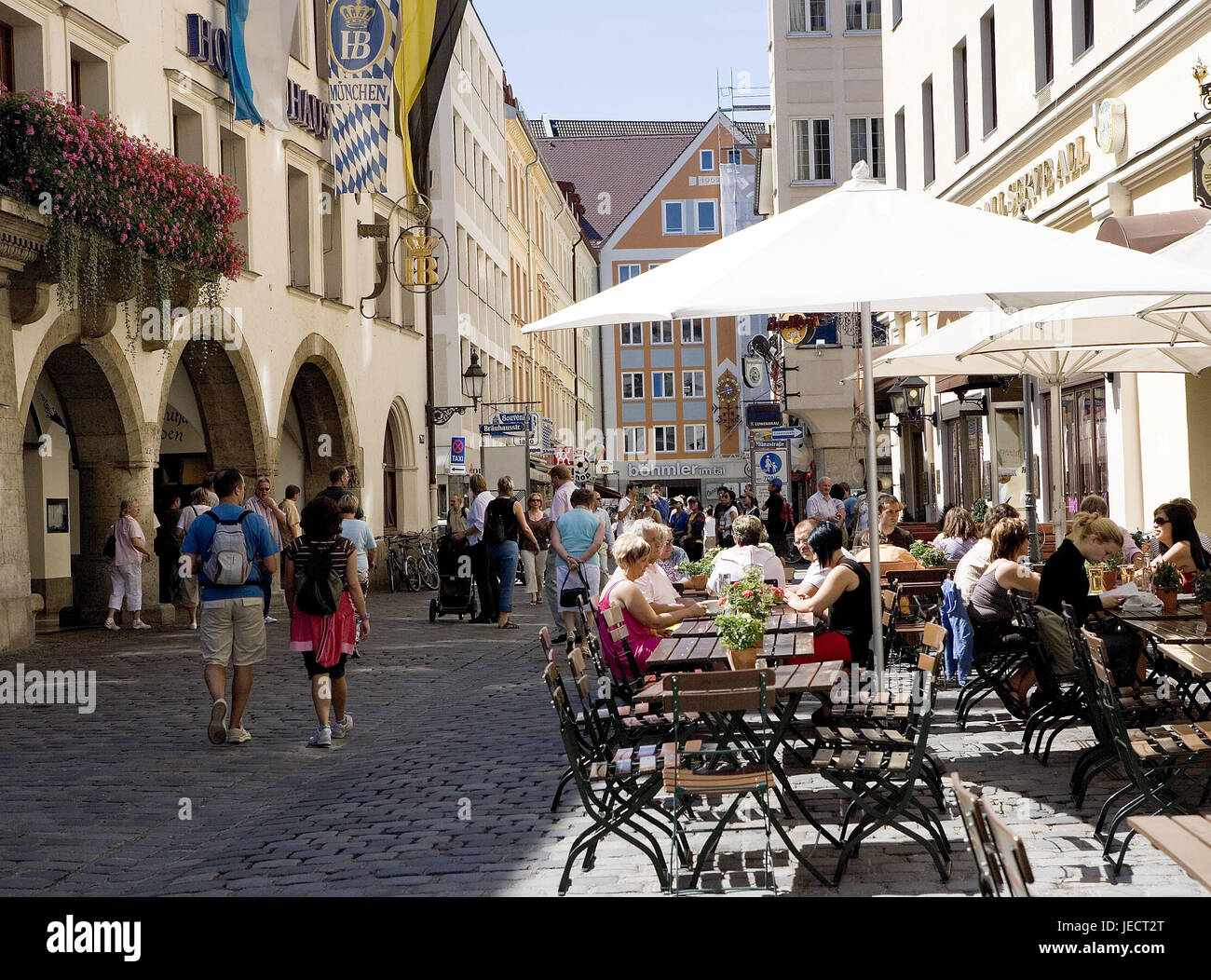 Germany, Upper Bavaria, Munich, Platzl, street bar, Hofbräuhaus, passer-by, Bavaria, pedestrian area, bars, cafes, buildings, restaurants, tourist attraction, attraction, place of interest, gastronomy, economy, tourism, person, sunshade, summer, outside, Stock Photo