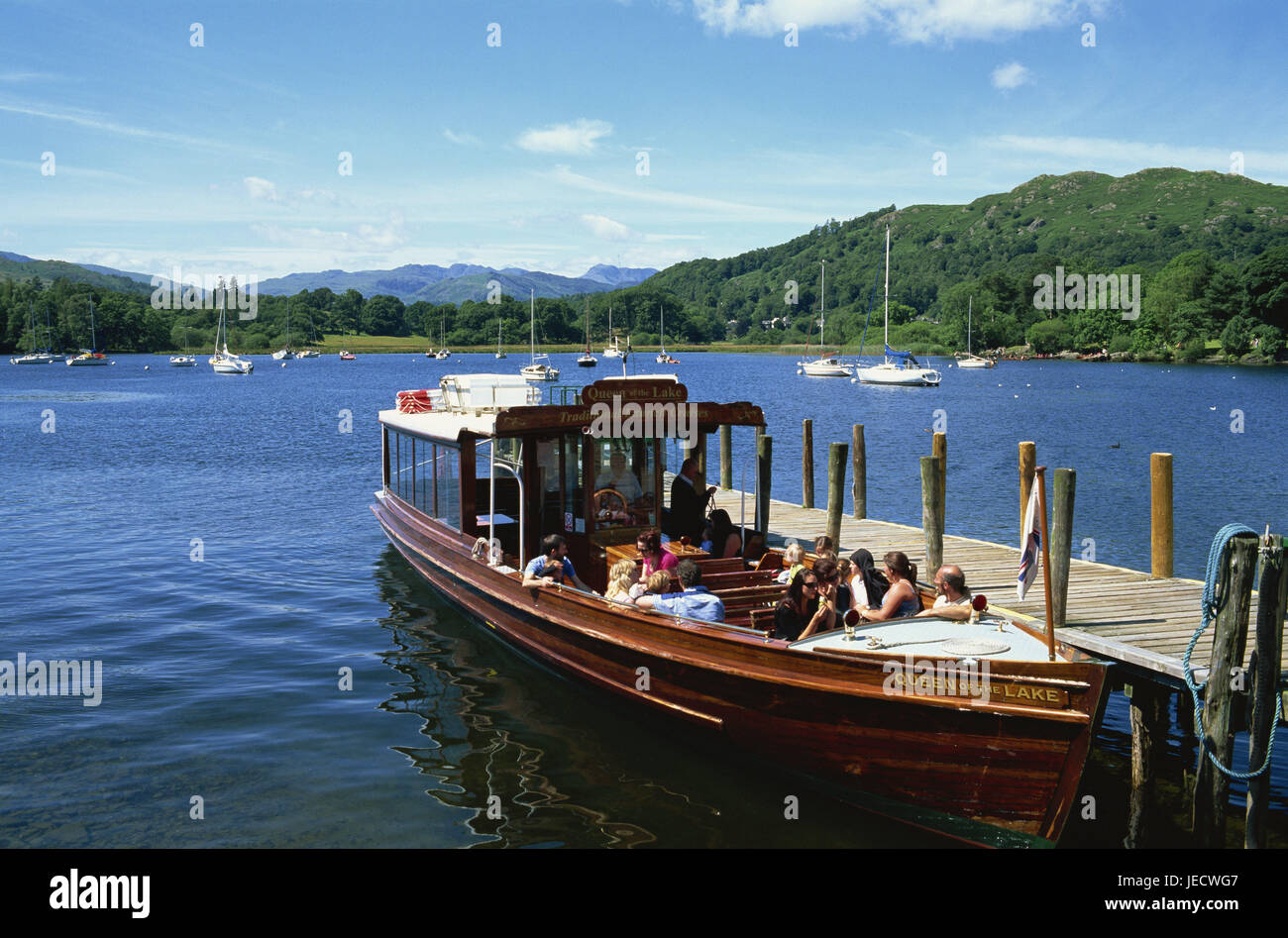 Great Britain, England, Cumbria, brine District, brine Windermere, Ambleside, excursion boat, tourist, no model release, Europe, water, lake, landing stage, Stag, wooden post, tourist boot, tourism, boot tour, excursion, wooden boot, navigation, sunny, people, Stock Photo