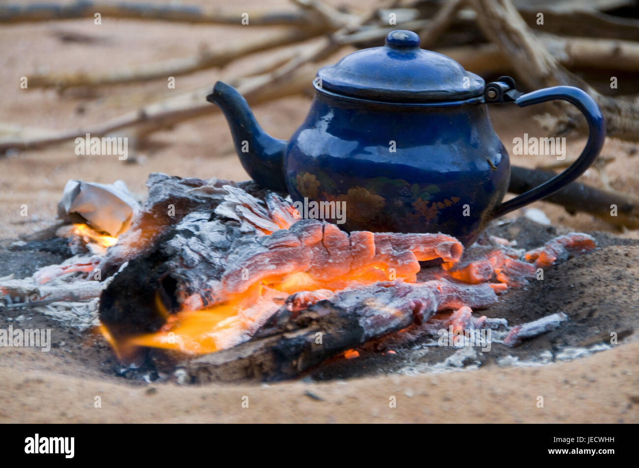Pot of tea on a fireplace hi-res stock photography and images - Alamy