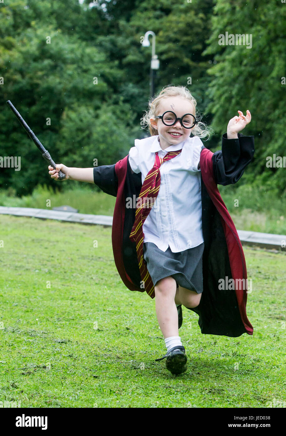 Alice Burns dressed as Harry Potter at Smithills Hall in Bolton, before an attempt to break the Guinness World Record for the Largest Gathering of People Dressed as the boy wizard. Stock Photo