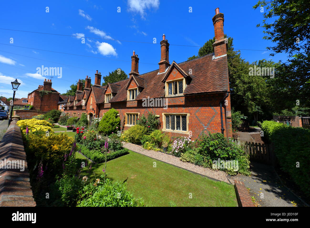 The row of Alms houses in the small village of Sonning on Thames, sat in the Pearson road in an idyllic village setting. Stock Photo