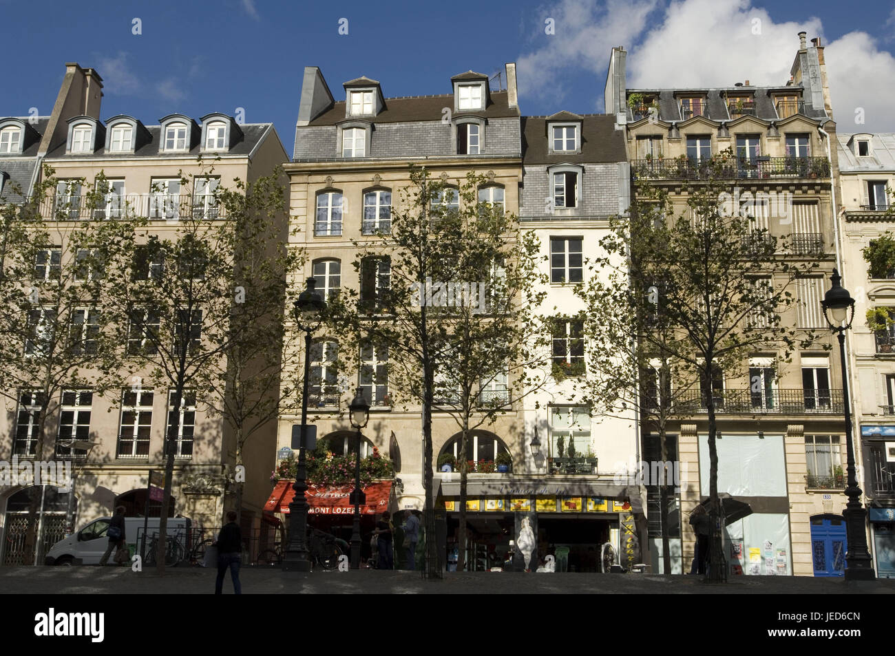 France, Paris, part of town Beaubourg, Georges Pompidou Platz, terrace, facades, Stock Photo