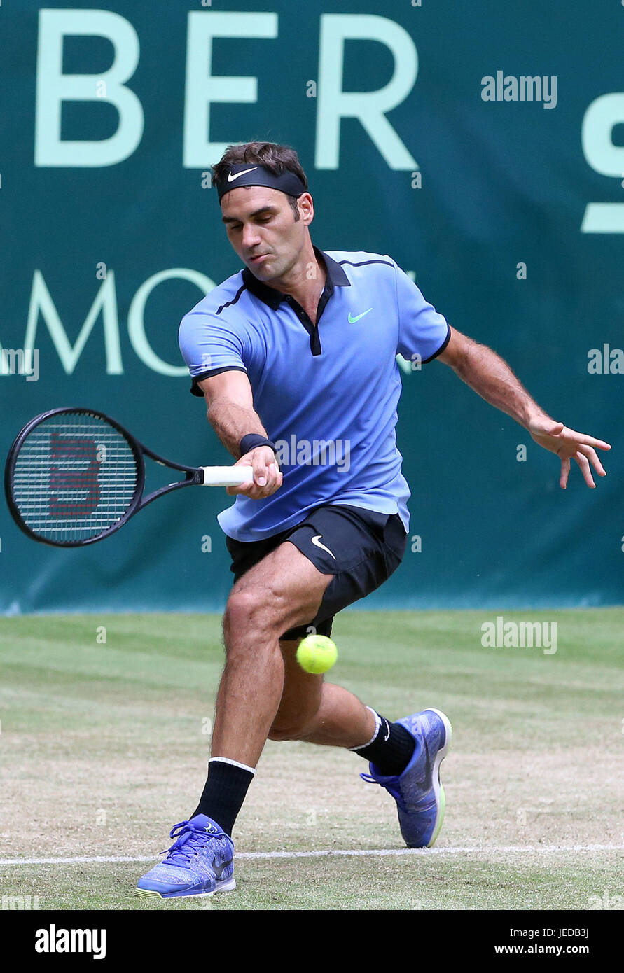 Halle, Germany. 23rd June, 2017. Roger Federer of Switzerland returns the  ball during the men's singles quarterfinal match against Florian Mayer of  Germany in the Gerry Weber Open 2017 in Halle, Germany,