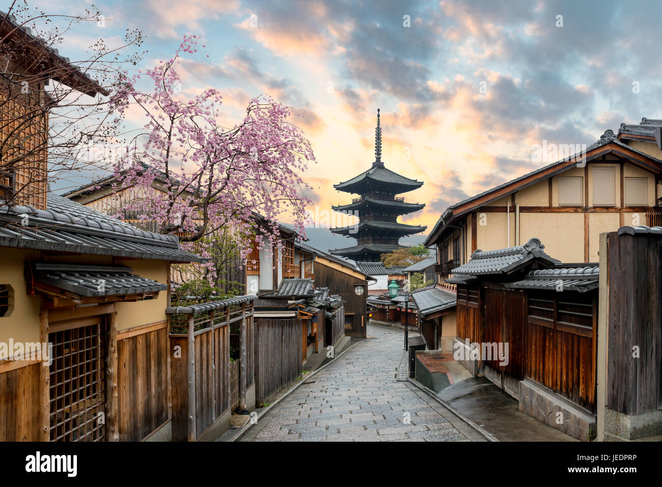 Yasaka Pagoda and Sannen Zaka Street with cherry blossom in the Morning, Kyoto, Japan Stock Photo