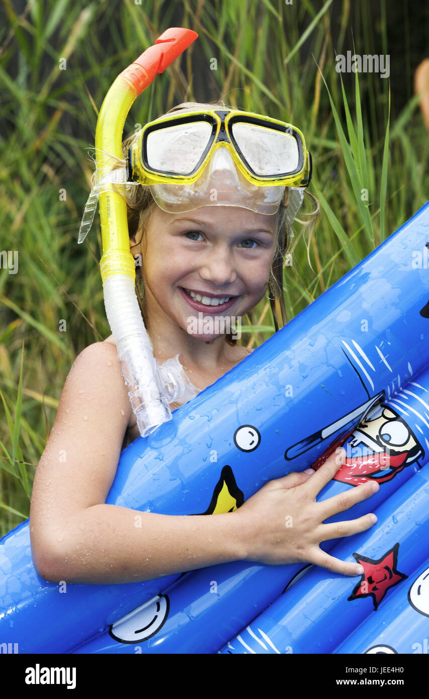 Girls, smile, bathe diver's glasses, snorkels, air bed, detail ...