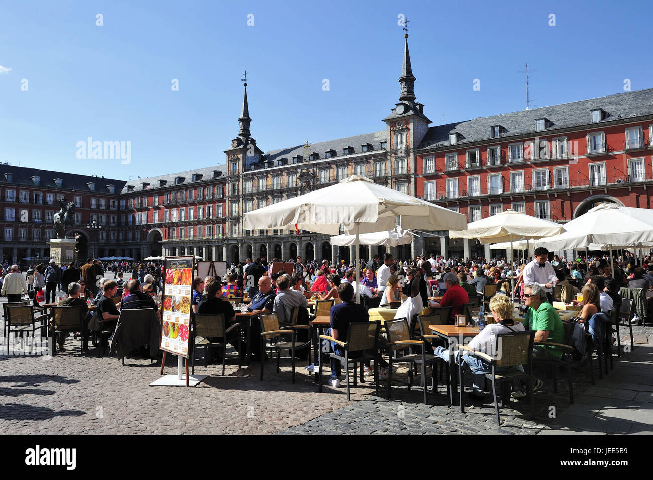 Plaza Mayor Cafes High Resolution Stock Photography and Images - Alamy