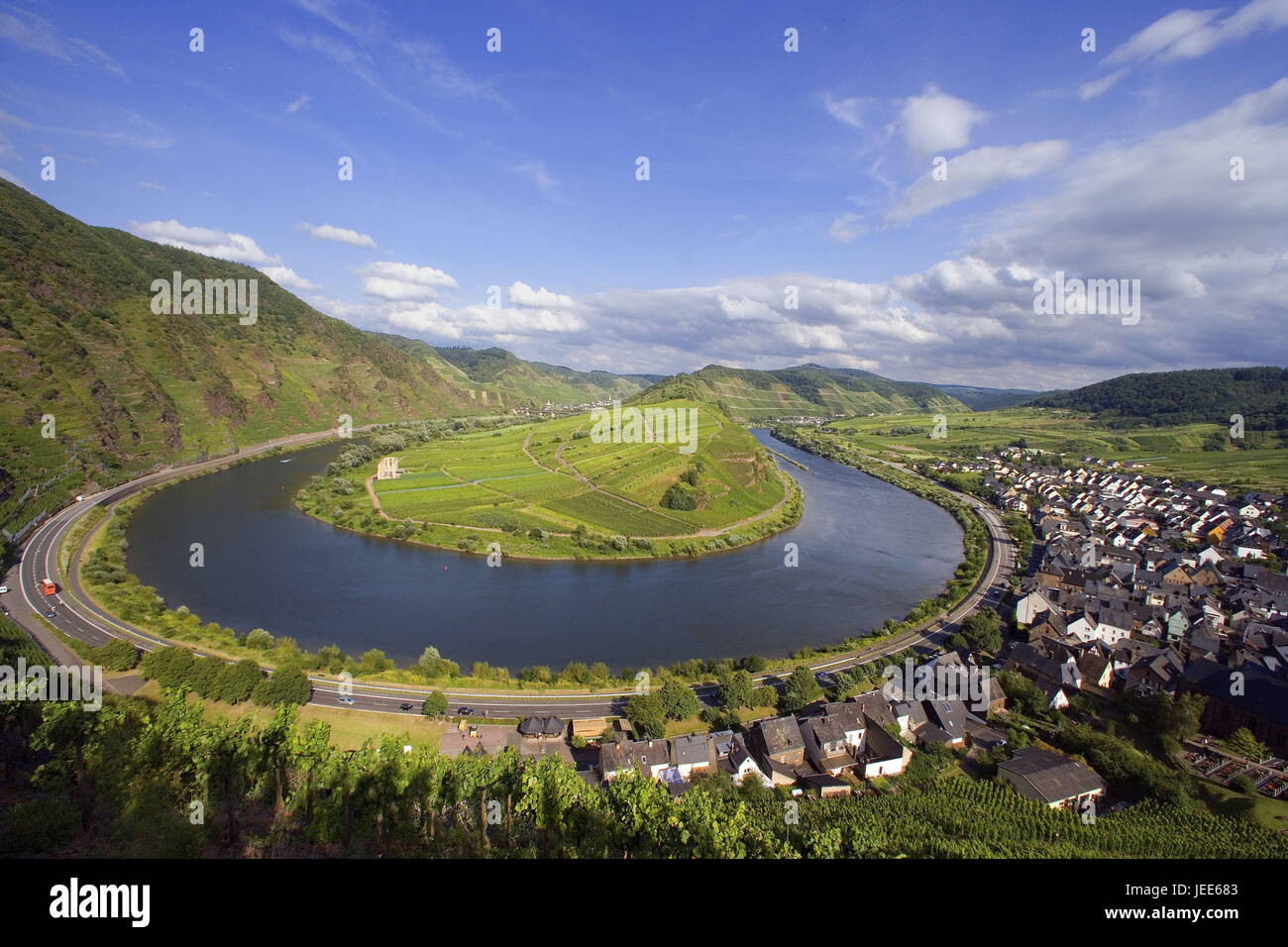 Germany, Rhineland-Palatinate, Bremm, local overview, the Moselle, Moselle loop, Moselle valley, place, houses, residential houses, flux loop, river, wine region, viticulture, wine-growing area, vineyards, destination, tourism, street, sky, clouds, Stock Photo
