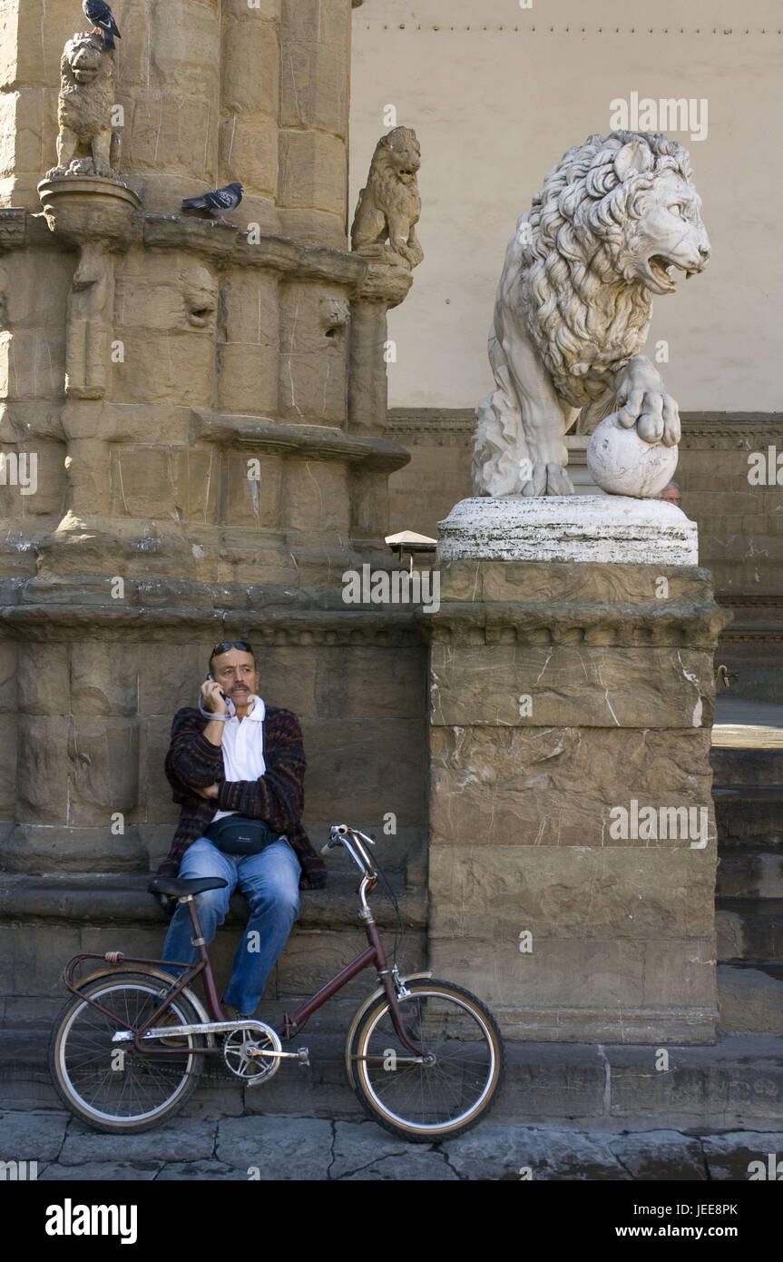 Italy, Tuscany, Florence, man, call up, bicycle, Stock Photo