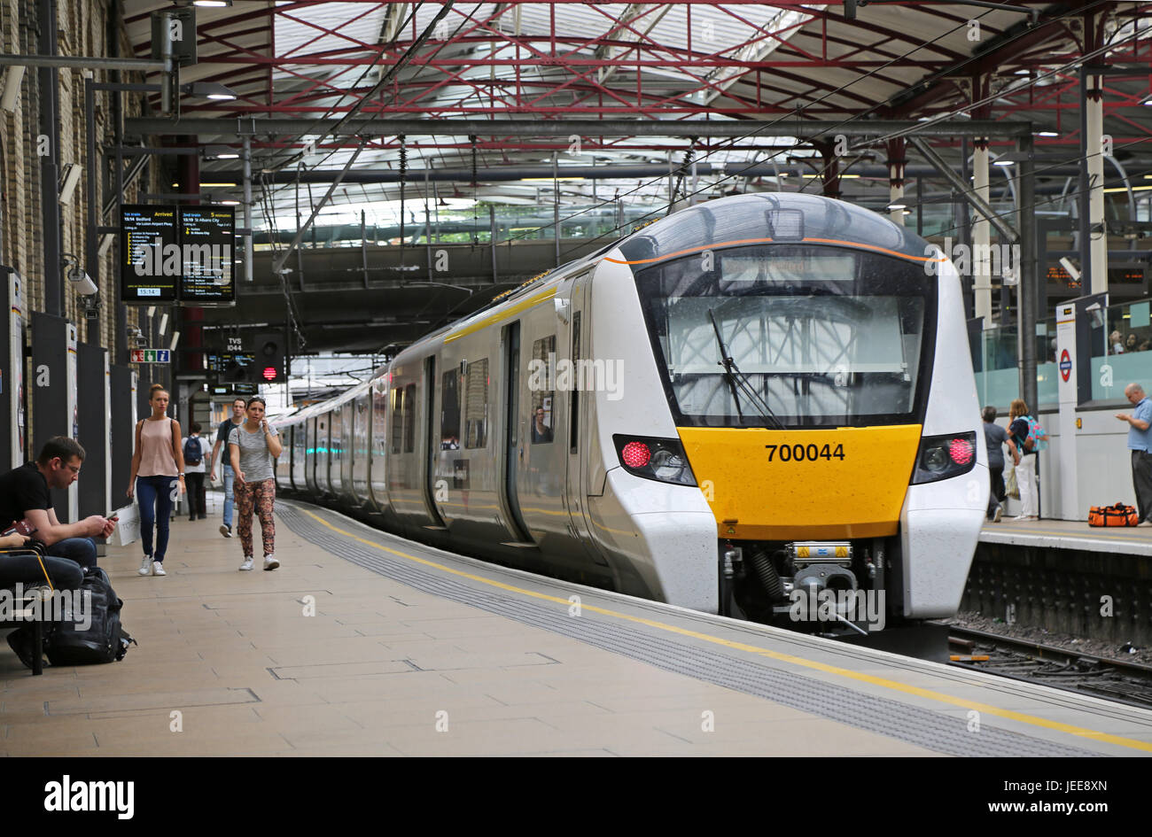 A new generation Siemens Series 700 Thameslink train leaves Farringdon Station, London, UK Stock Photo