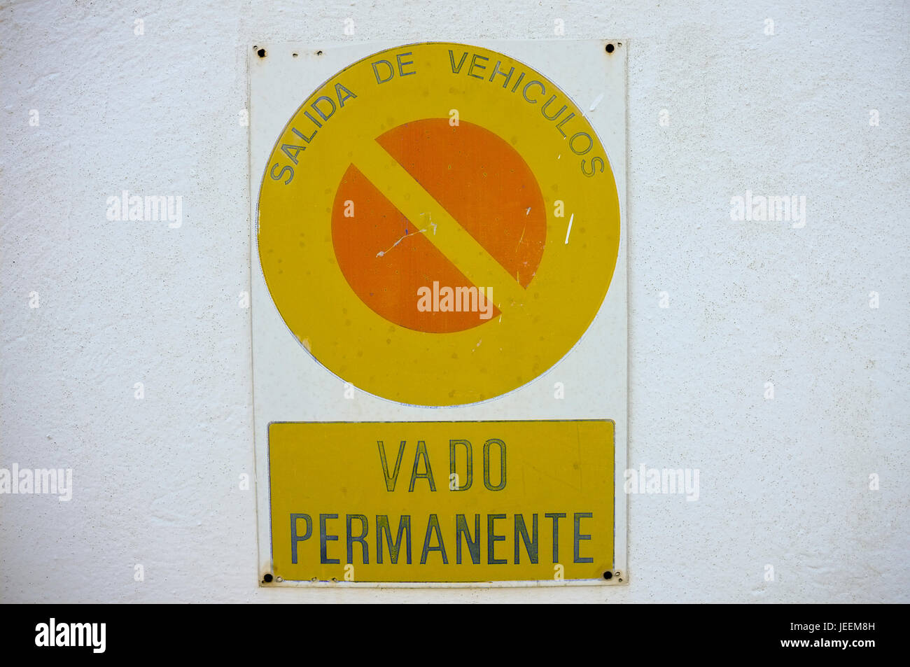 Parking warning sign in Spanish Stock Photo Alamy