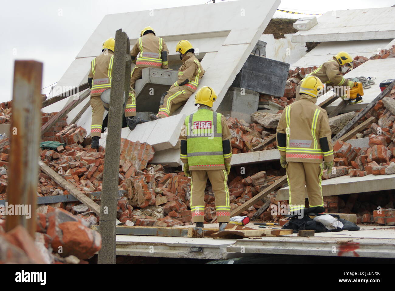 Disaster medical team hi-res stock photography and images - Alamy