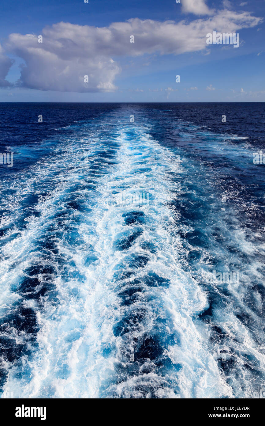 A Ship's Wake Stock Photo Alamy