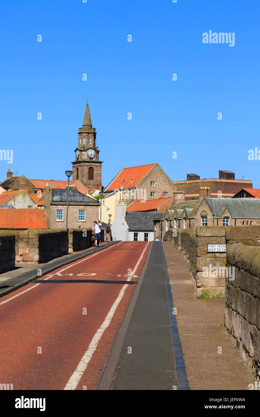 View across the Old Bridge looking towards Berwick upon Tweed. Englands most northerly town. Stock Photo