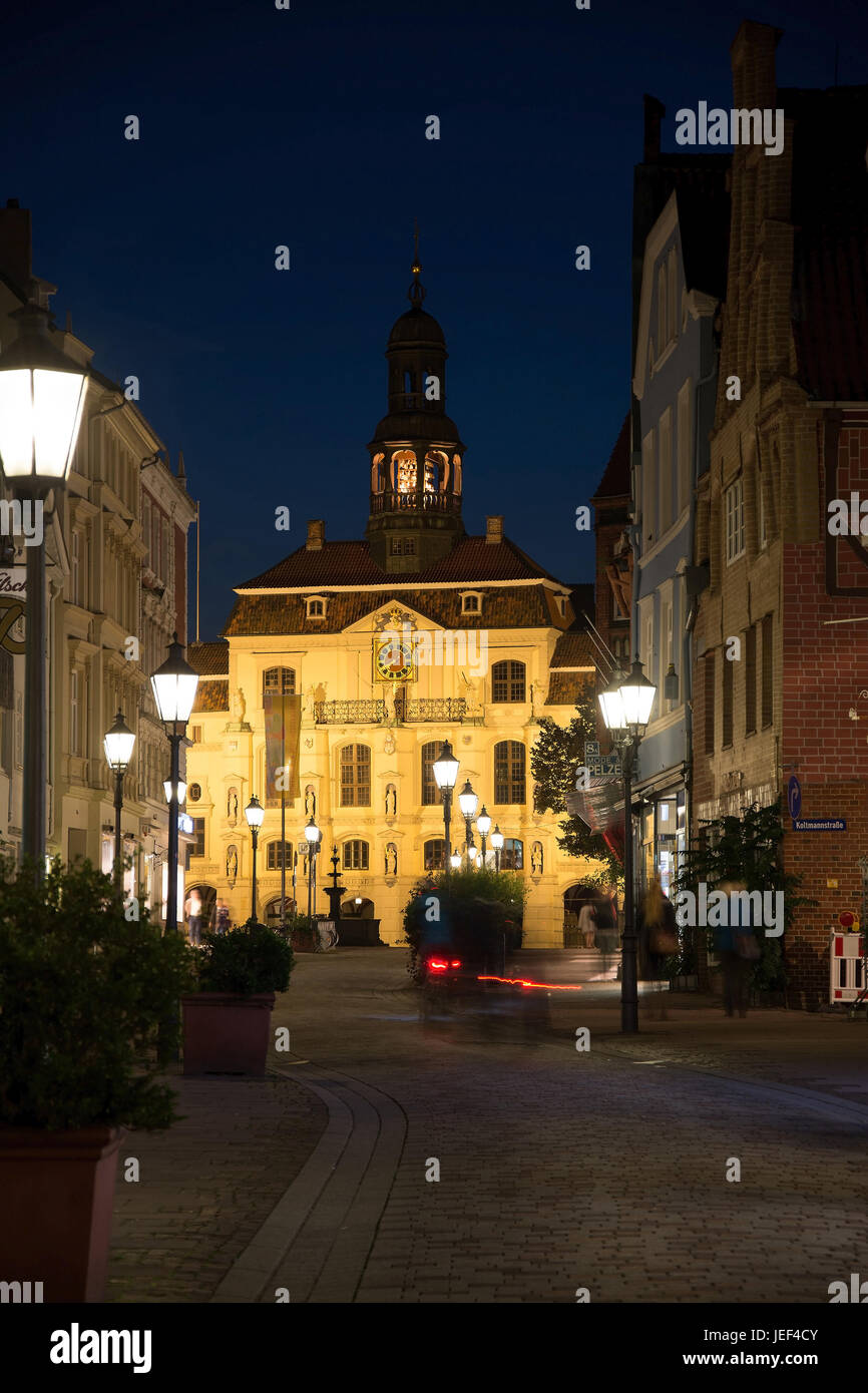 City hall of Luneburg at night, Lower Saxony, the Federal Republic of Germany, Rathaus von Lueneburg bei Nacht, Niedersachsen, Bundesrepublik Deutschl Stock Photo