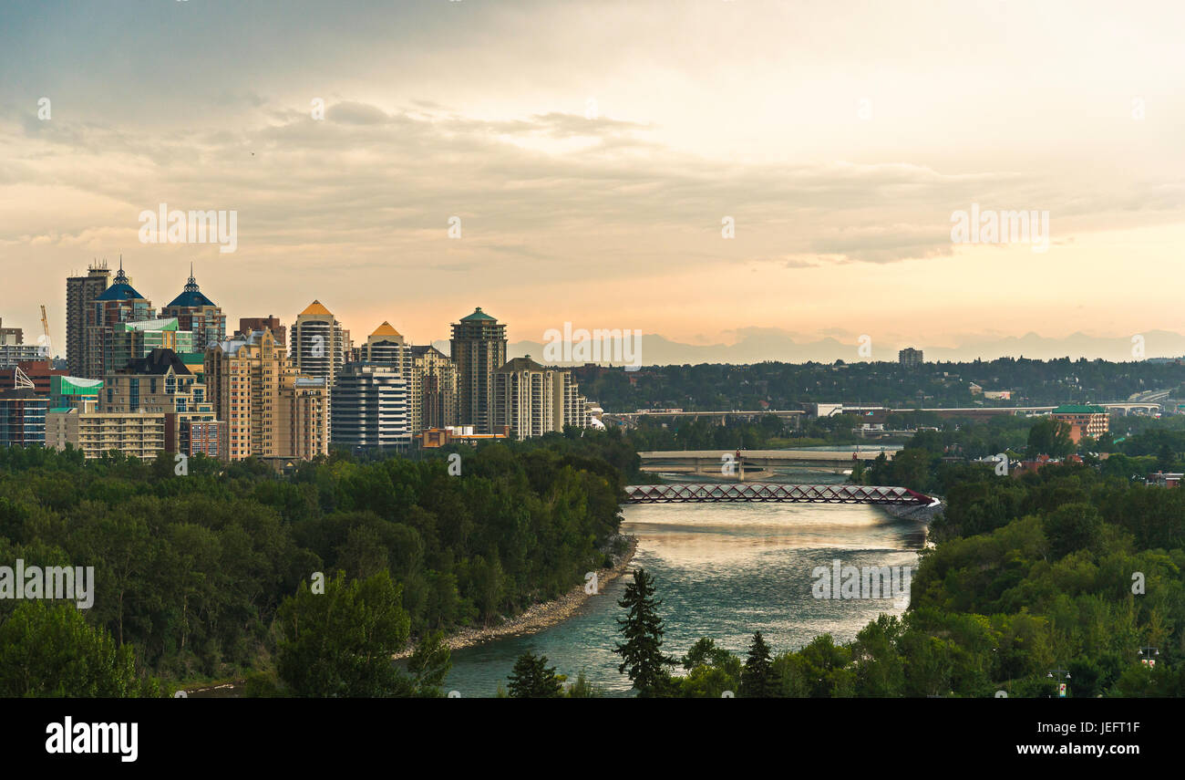 sunset on Calgary skyline Stock Photo - Alamy