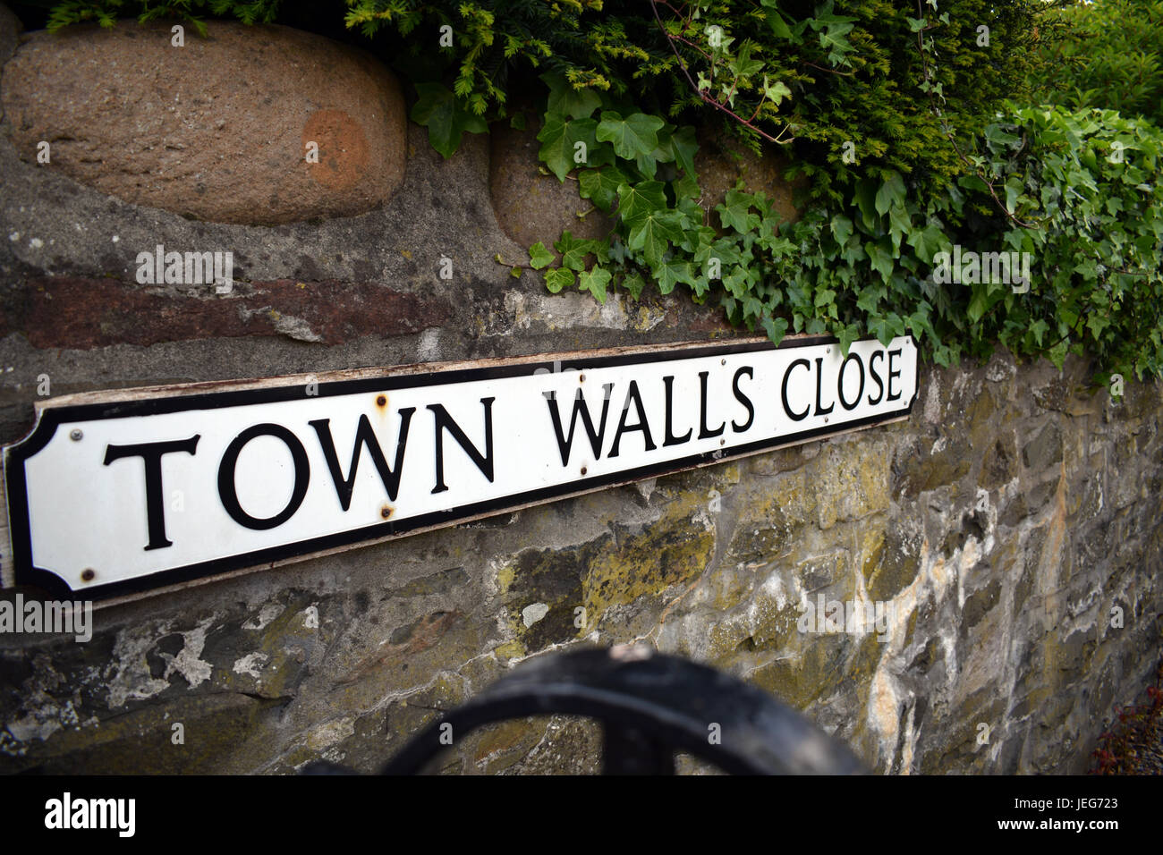 Street name sign Kirkudbright - Town Walls Close Stock Photo
