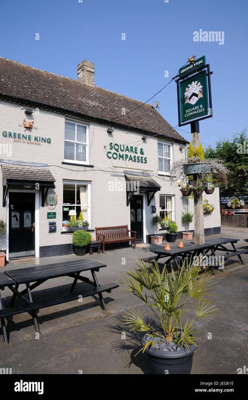 Square & Compasses, Great Shelford, Cambridgeshire, is a large 17th century timber-framed house, partly encased in brick around 1800. Stock Photo
