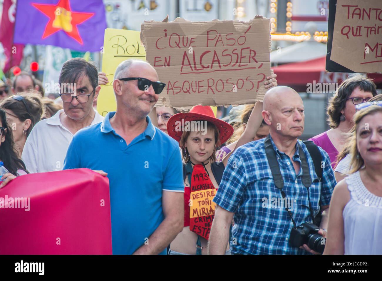 Madrid, Spain. 24th Jun, 2017.   Protest against corruption in Madrid, the demonstration took place from Glorieta de Embajadores to square Puerta del Sol.   The demonstration is about the corruption of the government of partido popular of Mariano Rajoy in Madrid, Spain. Credit: Alberto Sibaja Ramírez/Alamy Live News Stock Photo