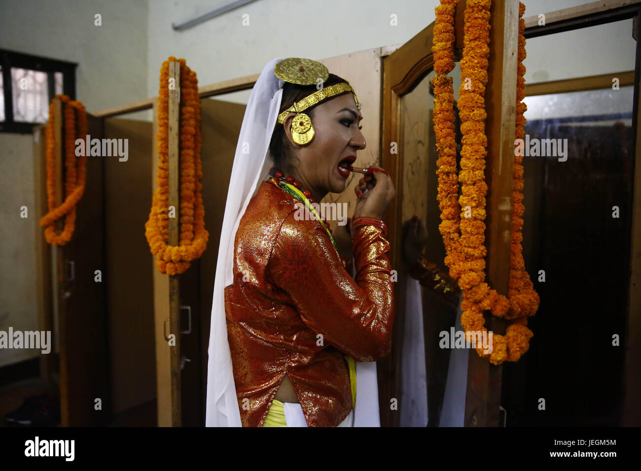 Kathmandu, Nepal. 16th June, 16. A Nepalese transgender dressed