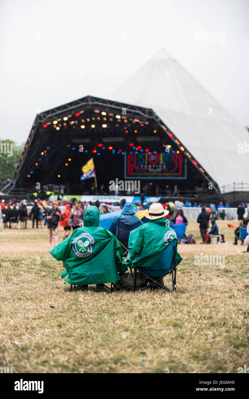 Glastonbury festival showers hires stock photography and images Alamy