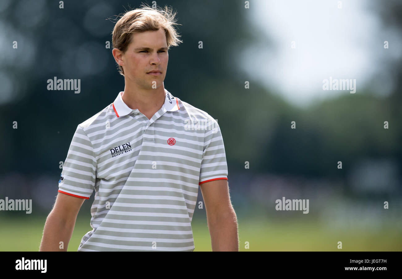 Moosinning, Germany. 25th June, 2017. Belgian professional golfer Thomas  Detry in action at the men's singles 4th round event at the International  Open Europa Tour in Moosinning, Germany, 25 June 2017. Photo: