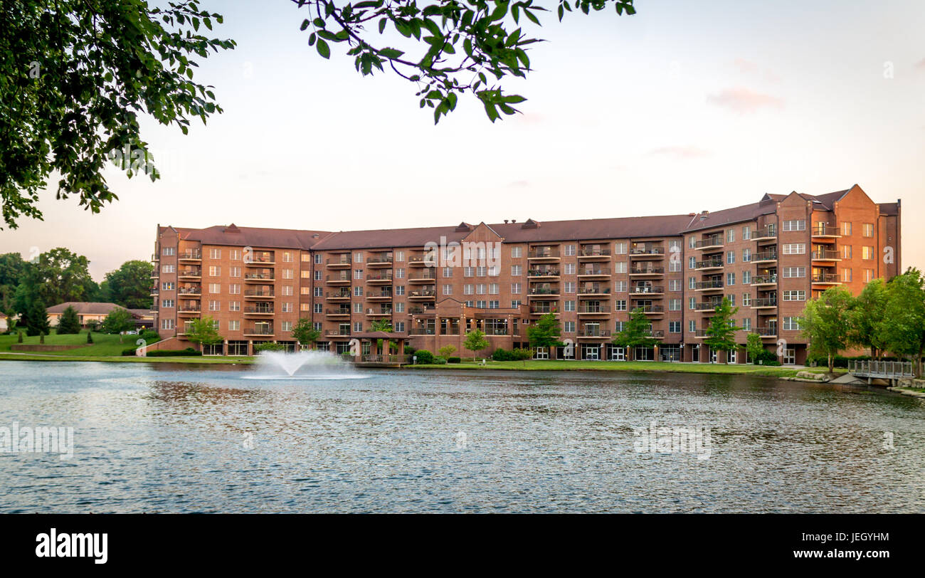 Attractive apartment building hi-res stock photography and images - Alamy