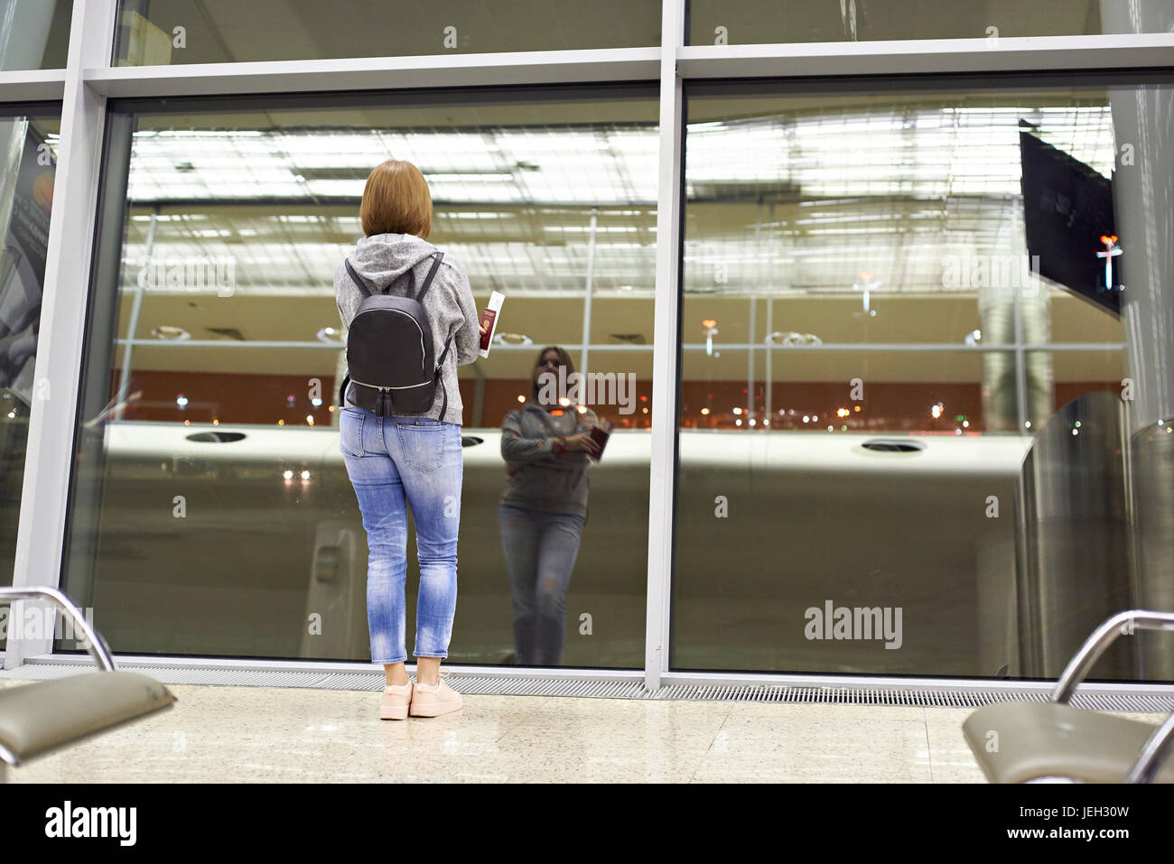 Airport waiting room window hi-res stock photography and images - Alamy