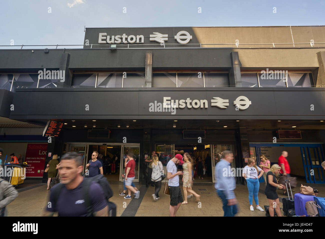 Stephenson statue euston station london hires stock photography and
