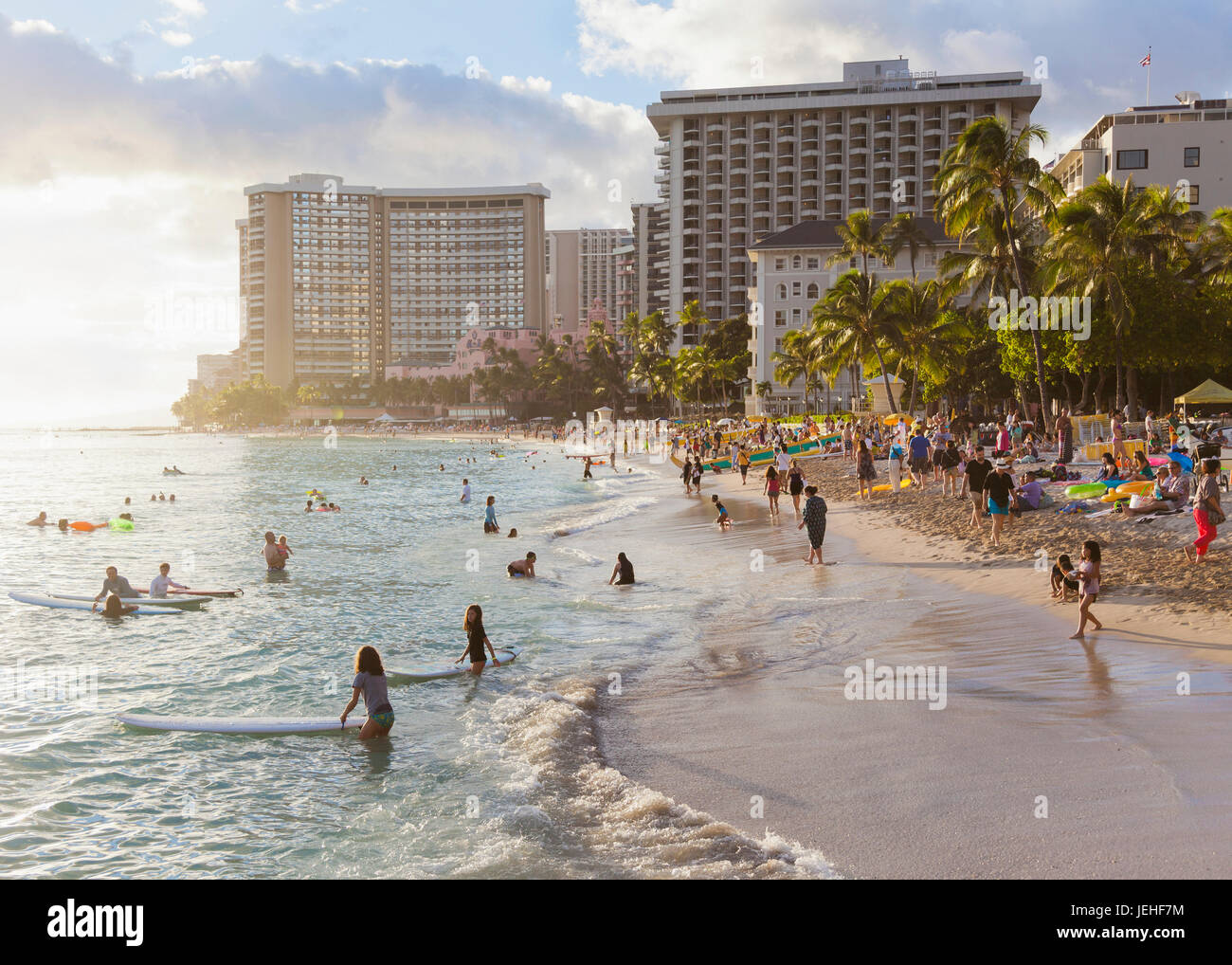Hawaii waikiki beach resort hi-res stock photography and images - Alamy