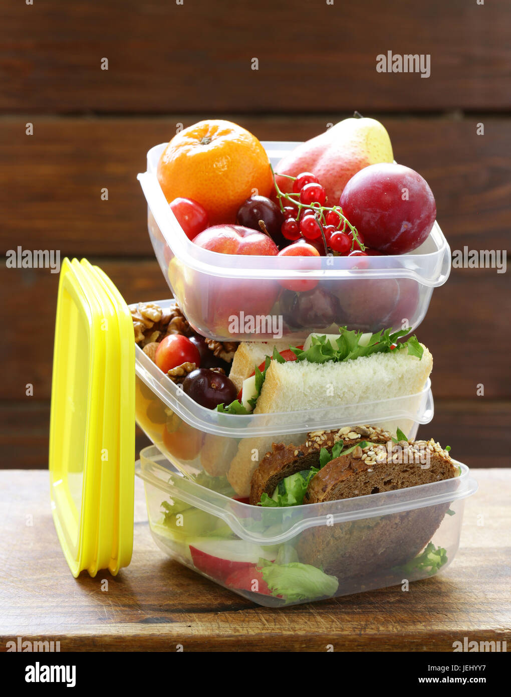 Lunch box for healthy eating at the office and school Stock Photo - Alamy
