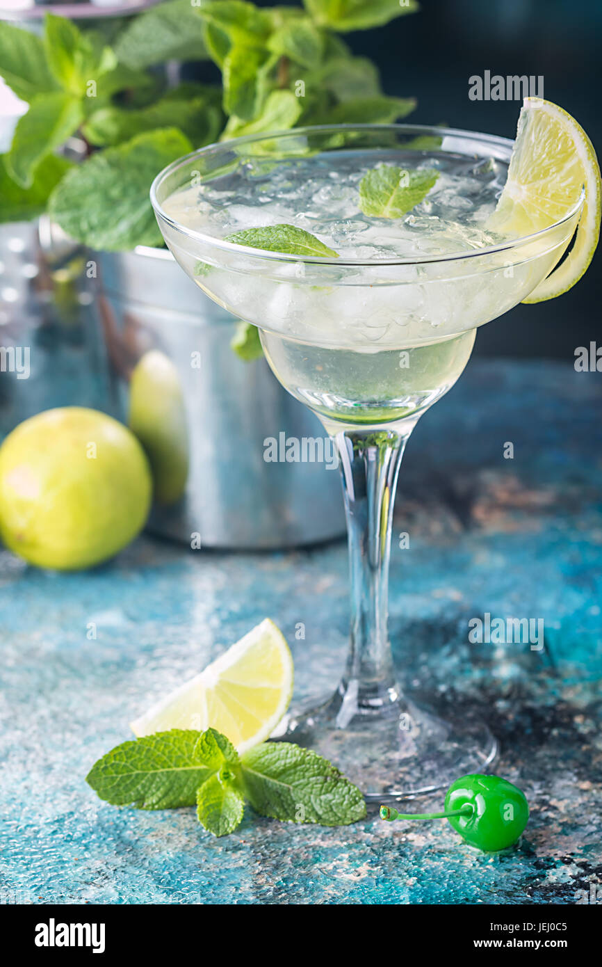 classic lime margarita cocktail Stock Photo Alamy