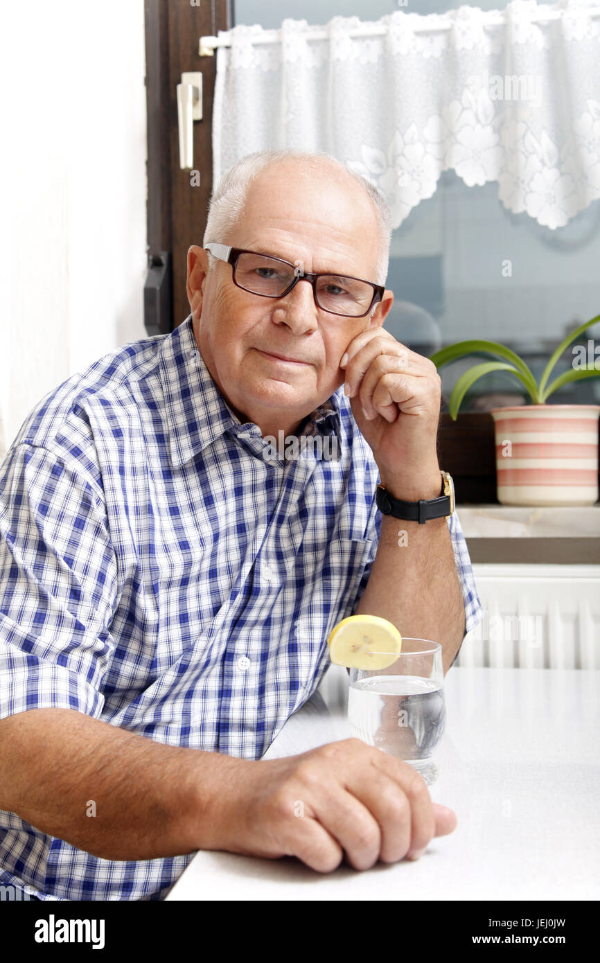 Glücklicher rentner hi-res stock photography and images - Alamy