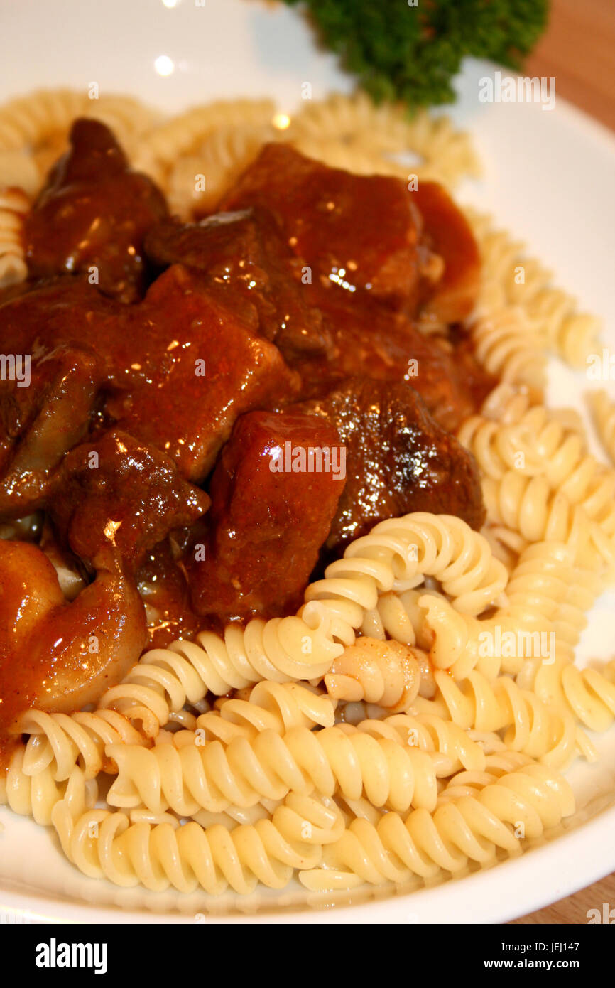 Gulasch Nudel Topf - Rezepte Suchen