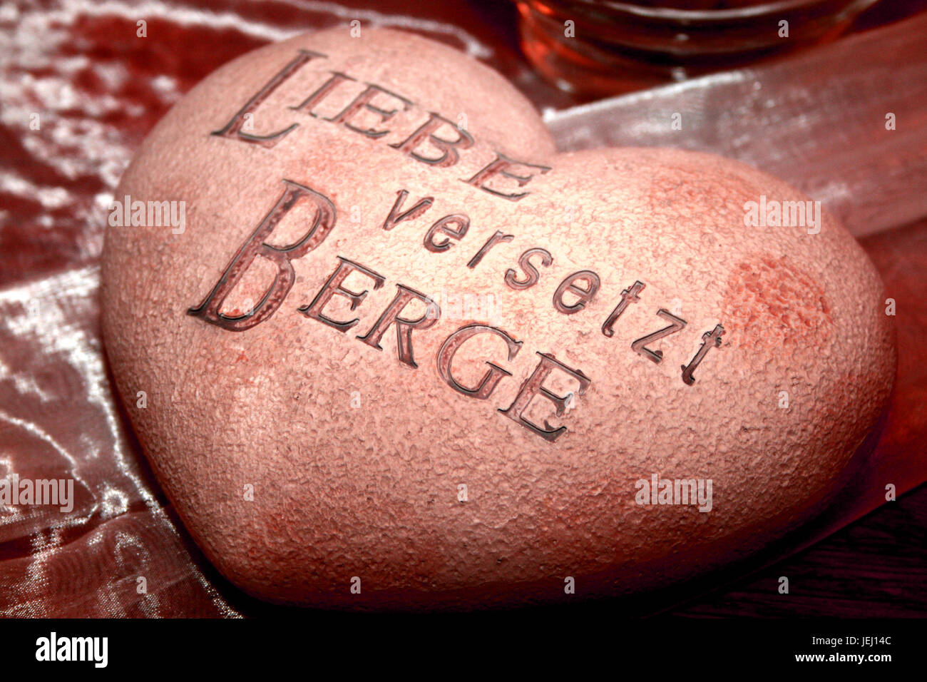 Liebe versetzt Berge Stock Photo Alamy