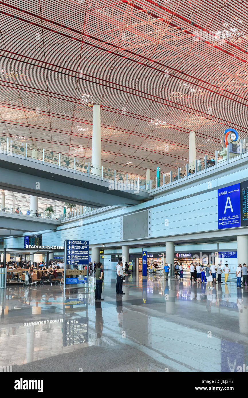 Airport railing hi-res stock photography and images - Alamy