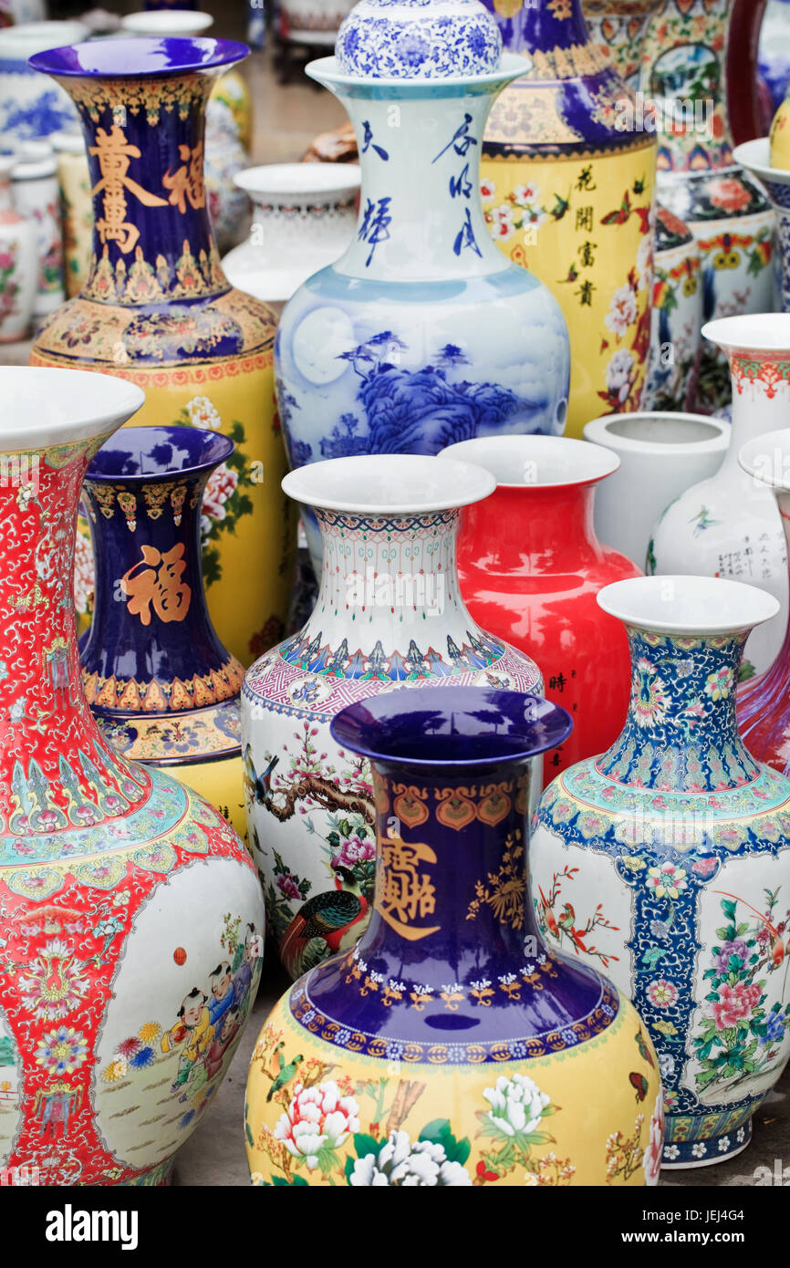 Chinese vases for sale hires stock photography and images Alamy