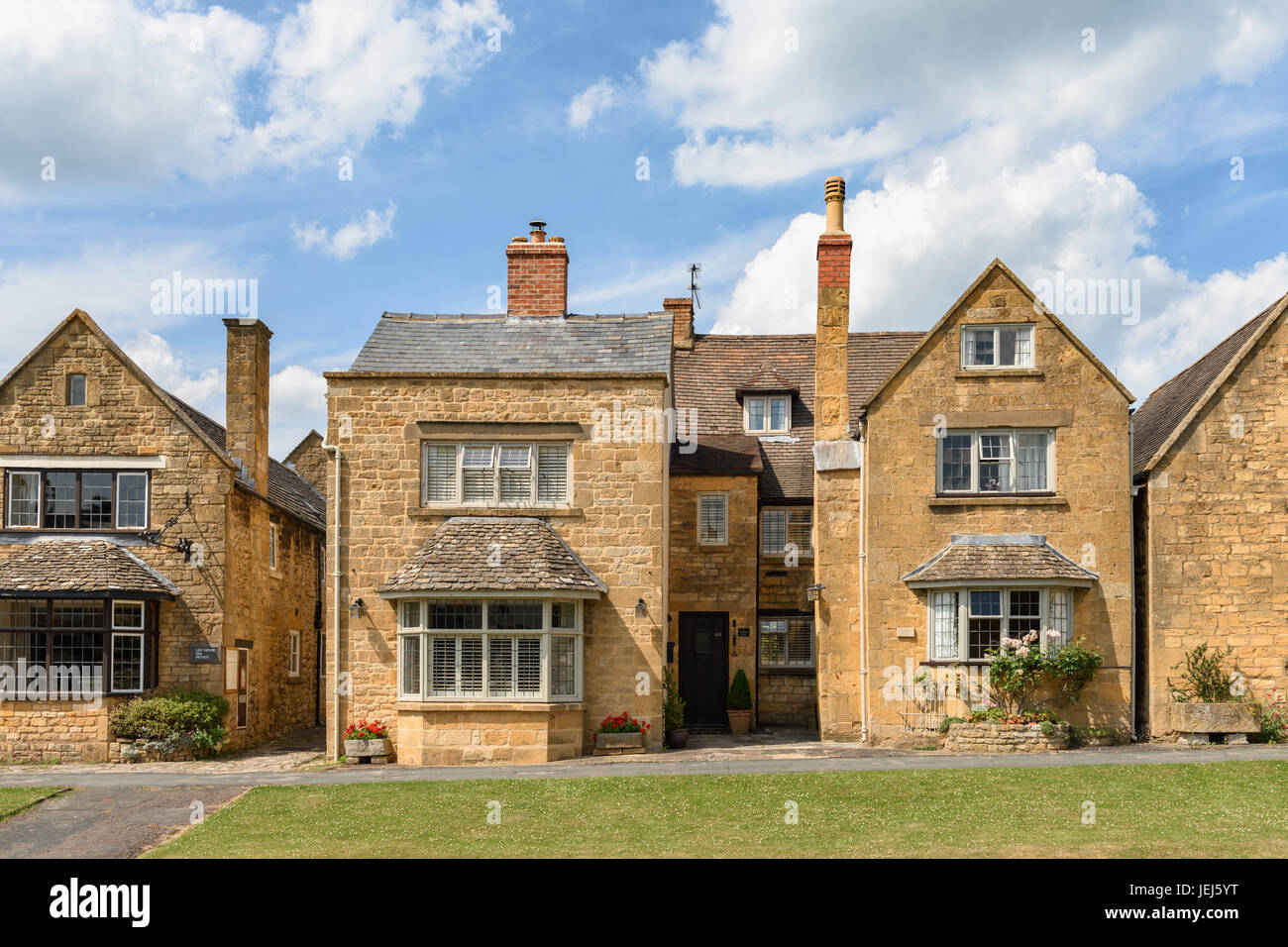 High Street Cottages, in Broadway, Cotswolds, UK Stock Photo Alamy