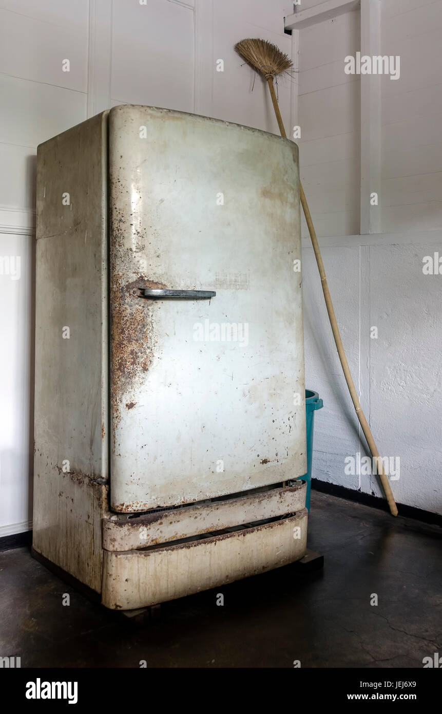 Dilapidated, dirty and rusty vintage refrigerator Stock Photo Alamy