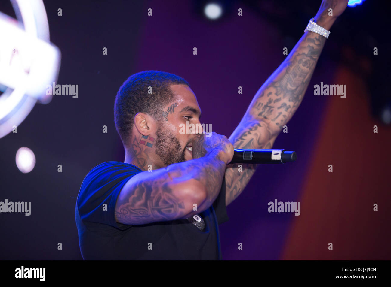 Los Angeles,USA. 24th June,2017. Dave East performs onstage Main Stage Performances during 2017 BET Experience Los Angeles Convention Center June 24,2017 Los Angeles,California. Stock Photo