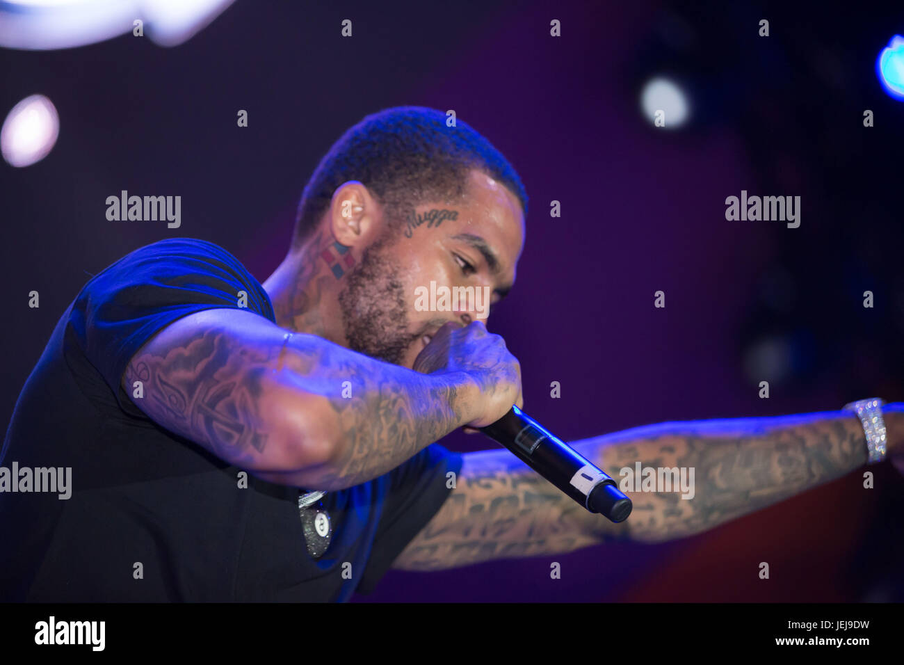 Los Angeles,USA. 24th June,2017. Dave East performs onstage Main Stage Performances during 2017 BET Experience Los Angeles Convention Center June 24,2017 Los Angeles,California. Stock Photo