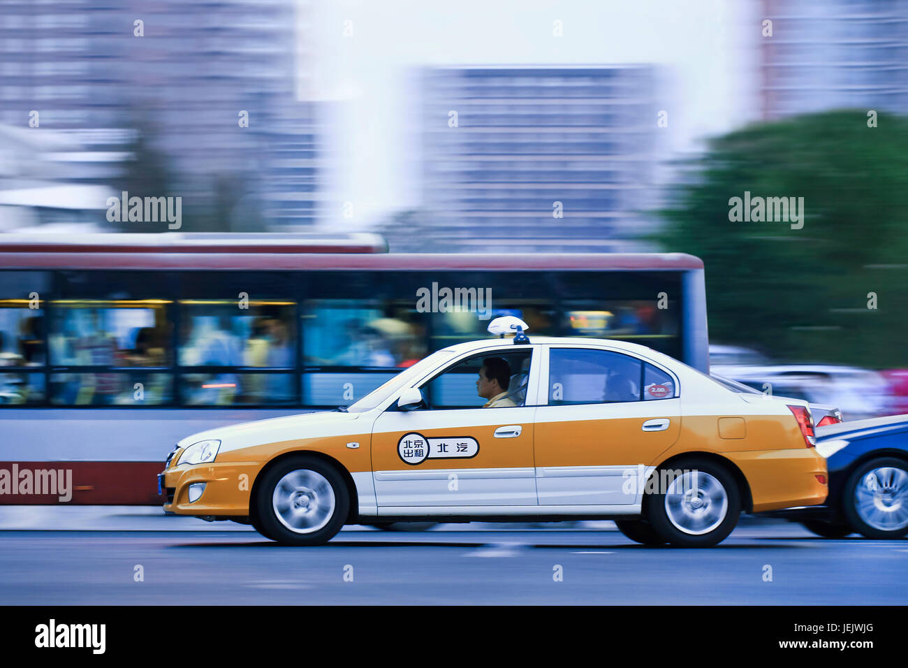 24 bus hi-res stock photography and images - Alamy