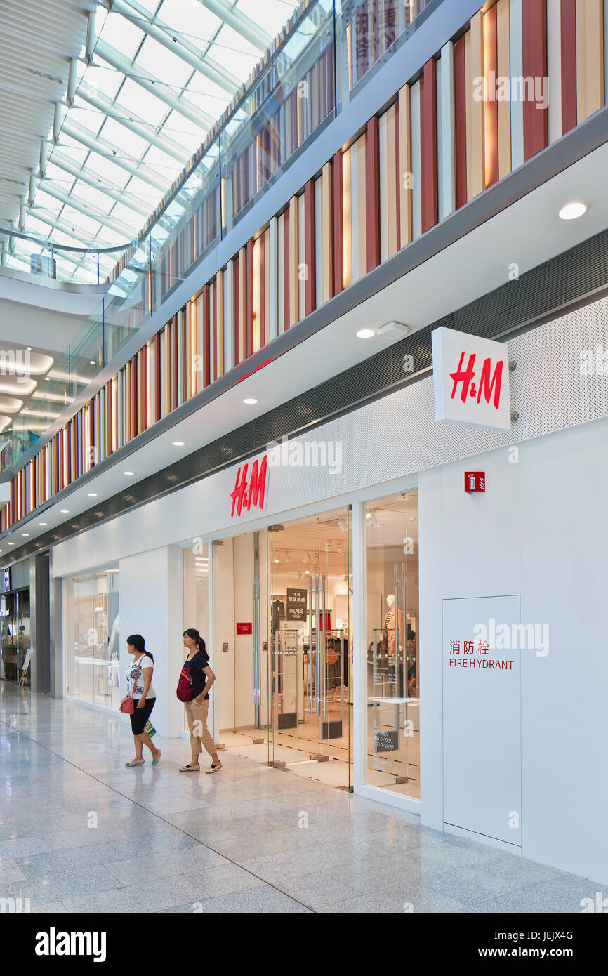 H&m interior hi-res stock photography and images - Alamy