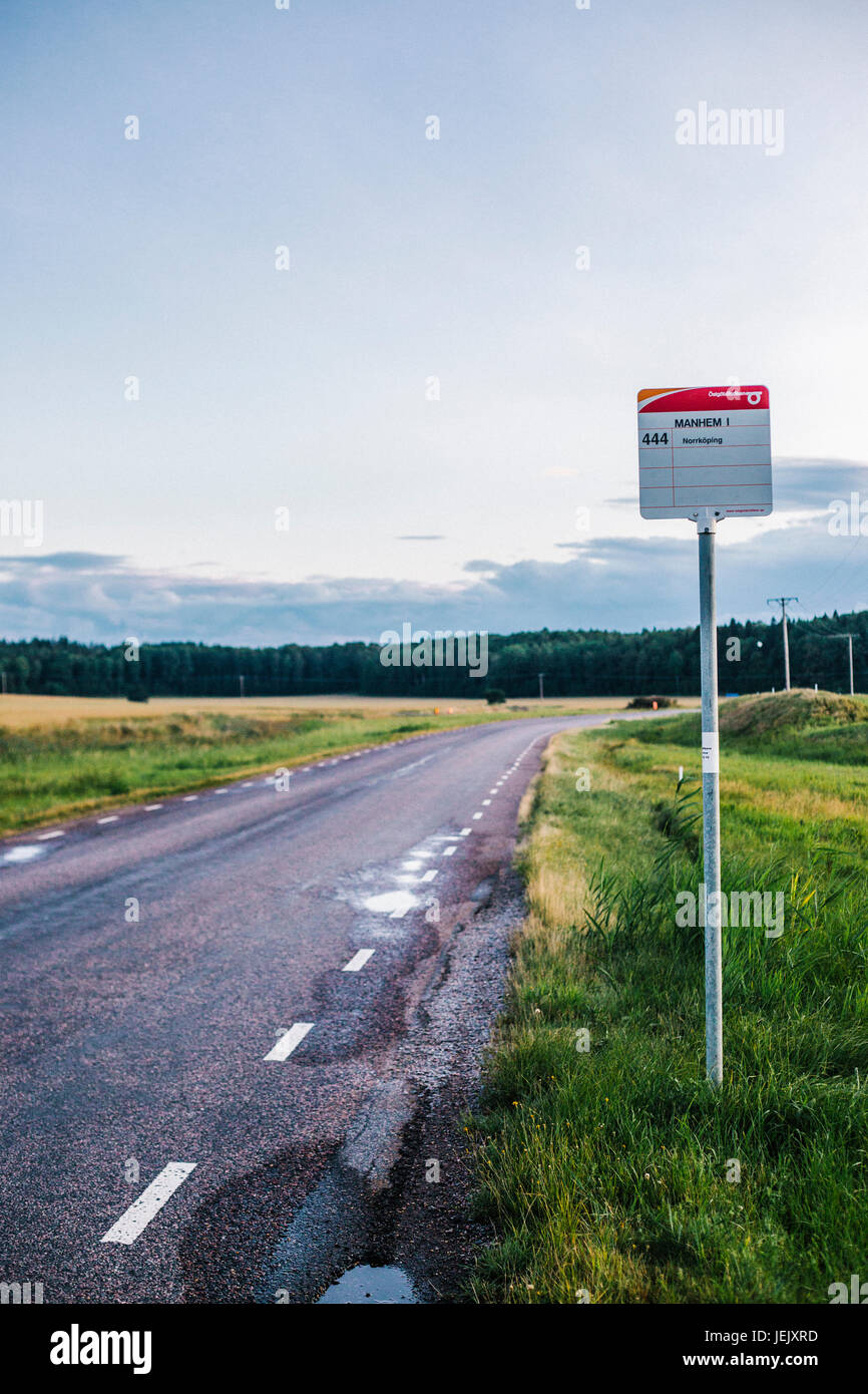 Bus shelter on country road hi-res stock photography and images - Alamy