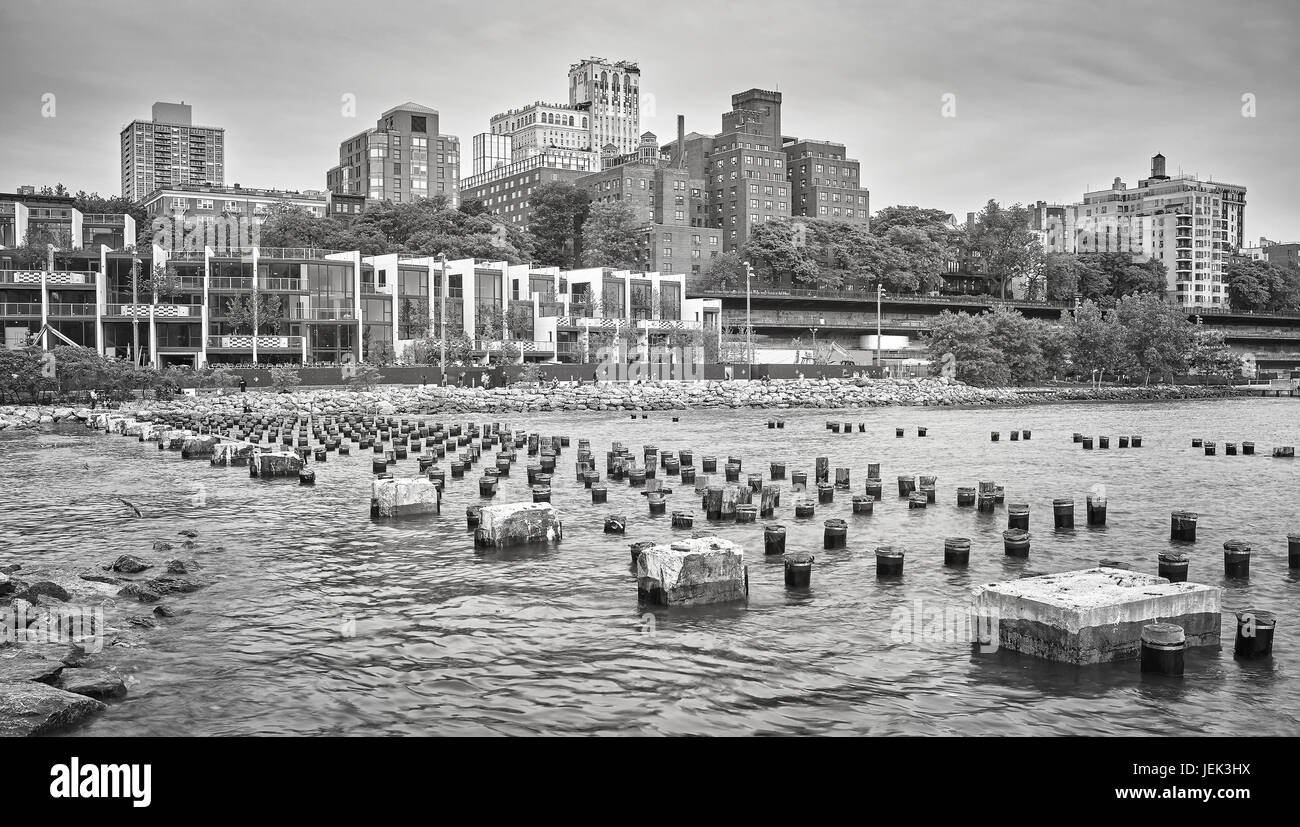 Black and white picture of Brooklyn Heights waterfront, New York City, USA. Stock Photo